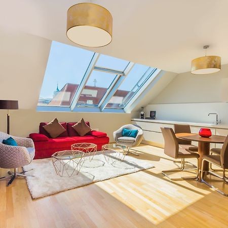 Abieshomes Serviced Apartments - Downtown Wina Bagian luar foto