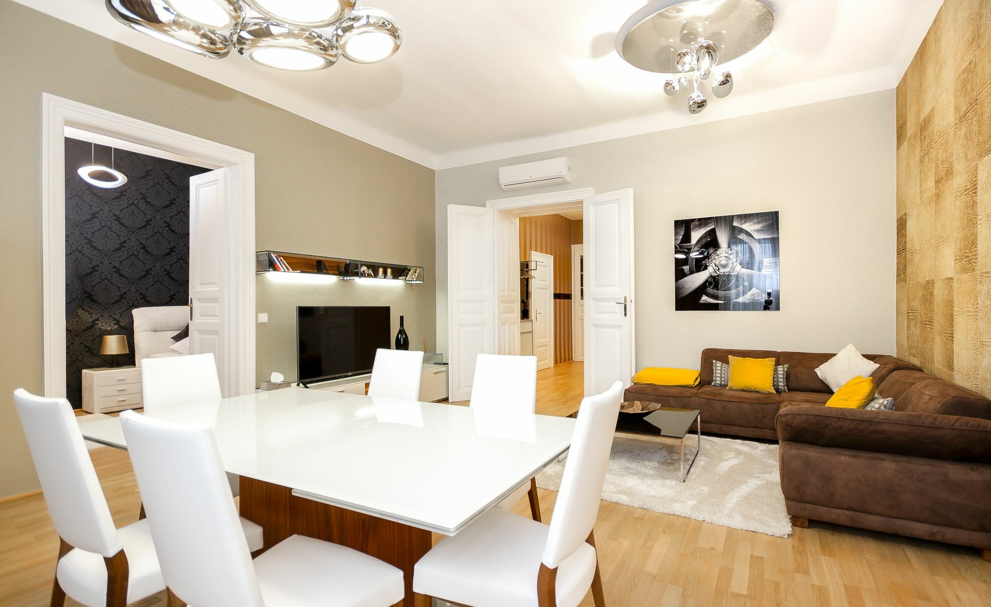 Abieshomes Serviced Apartments - Downtown Wina Bagian luar foto